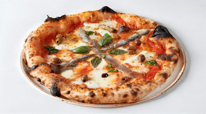 Pizza appena sfornata